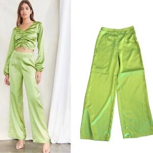 Forever 21 green satin high waisted wide leg pants Sz M side zipper NWOT